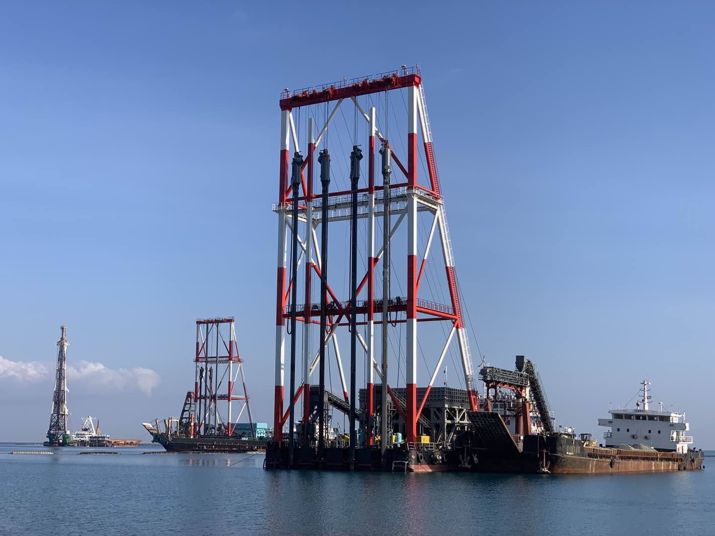 BVEM Bottom feed vibroflot system  applied in offshore stone column construction